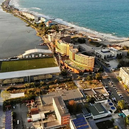 Flat Near The Sea Apartmán *